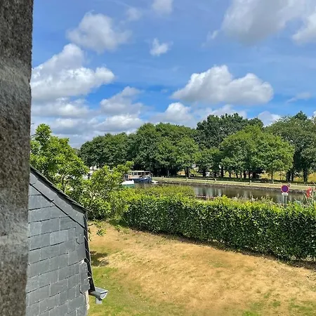 Maison Des 11 Ecluses-vue Sur Le Canal D'ille-et-rance Hédé
